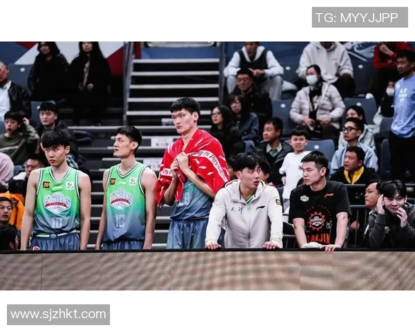 CBA精彩对决山东高速迎战天津队全力争胜展现篮球魅力